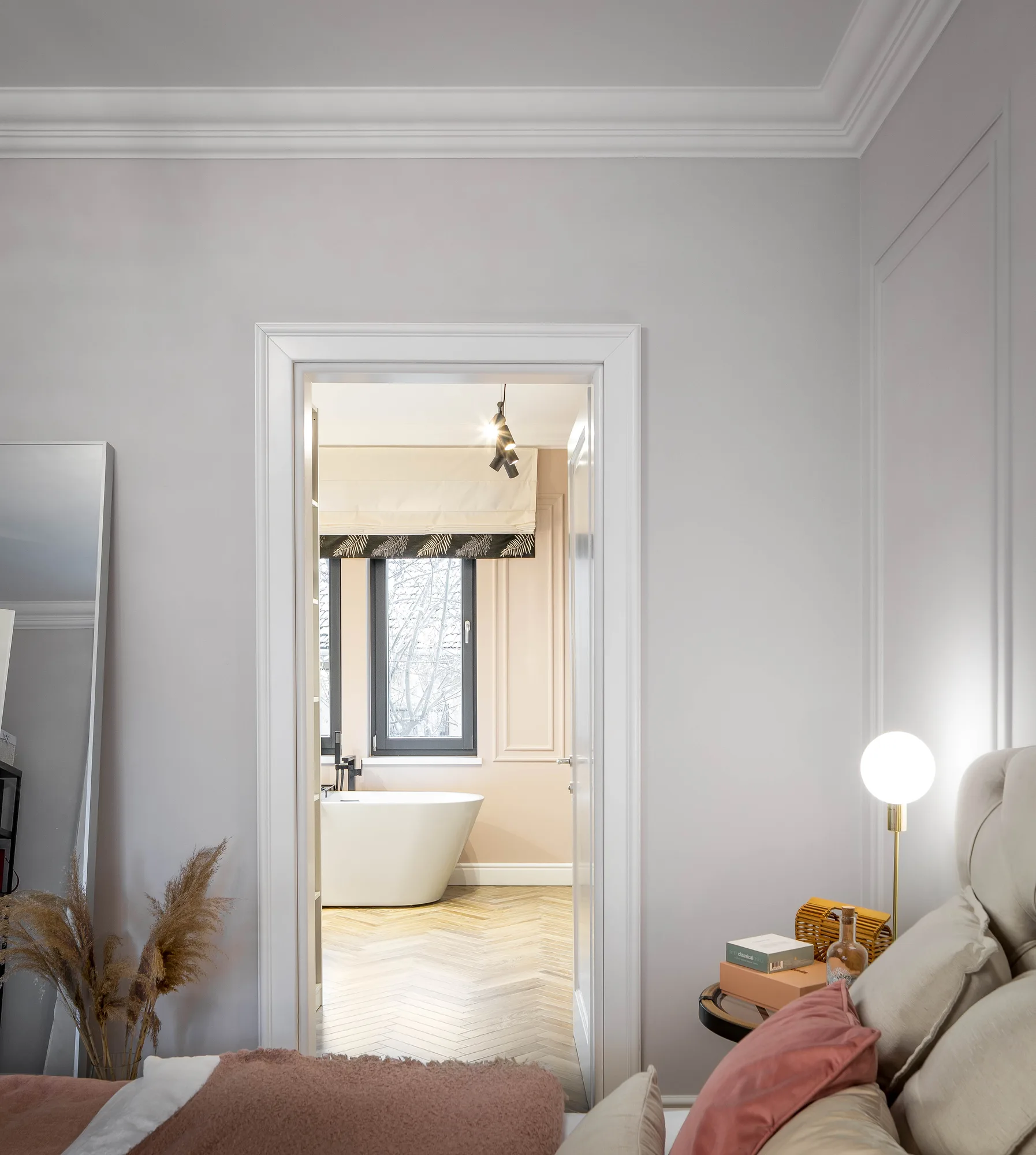 Amenajare interioara rezidentiala — APARTAMENT ELEGANT CU ACCENTE MODERNE, stil tranzitional, Timisoara. Imagine 4 din 14