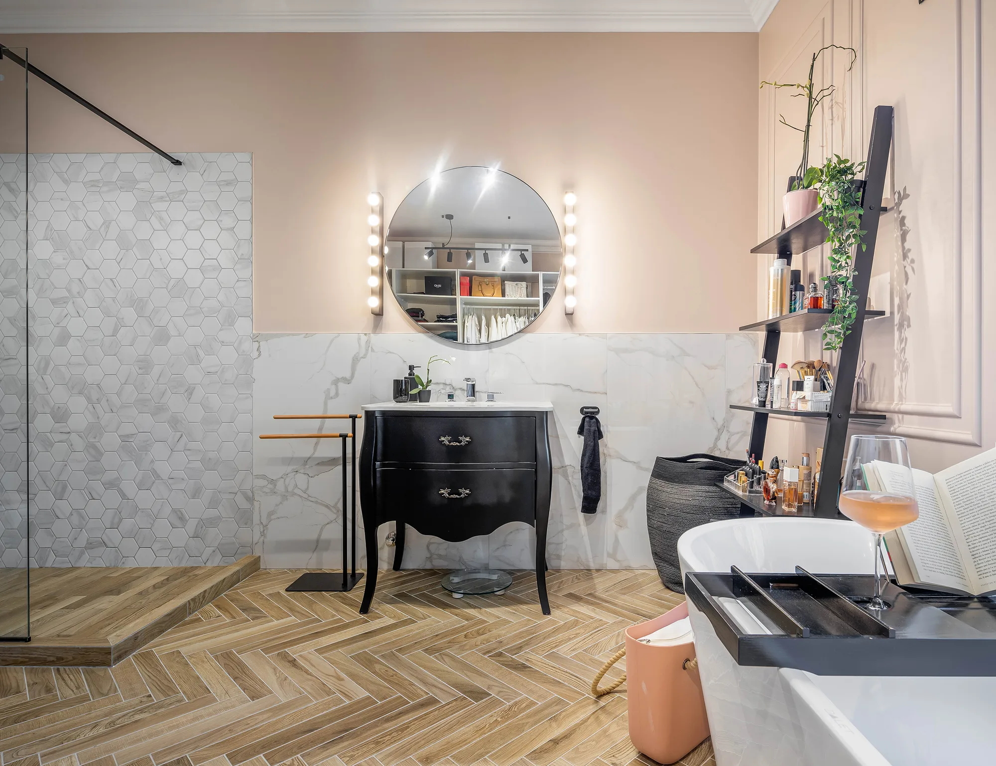 Amenajare interioara rezidentiala — APARTAMENT ELEGANT CU ACCENTE MODERNE, stil tranzitional, Timisoara. Imagine 8 din 14