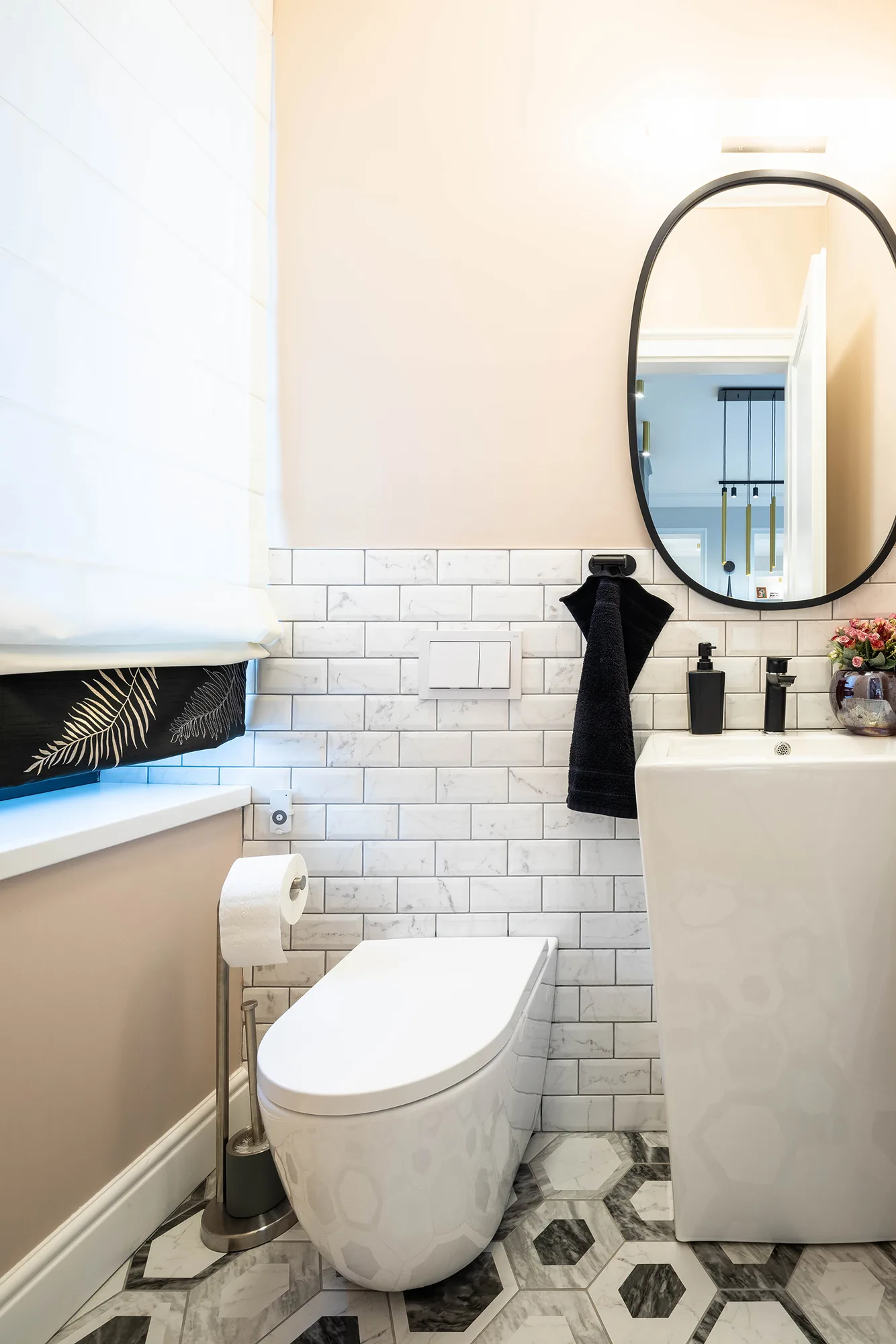 Amenajare interioara rezidentiala — APARTAMENT ELEGANT CU ACCENTE MODERNE, stil tranzitional, Timisoara. Imagine 13 din 14