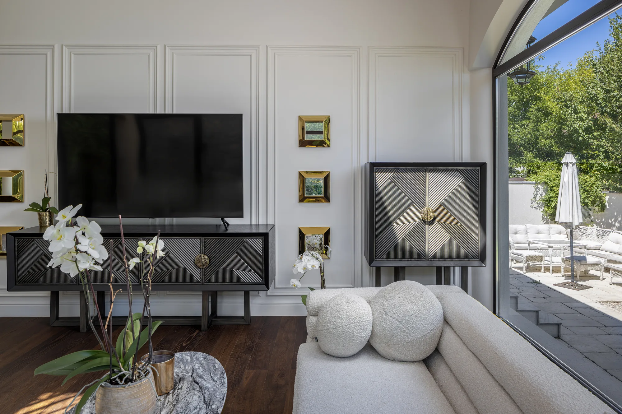 Amenajare interioara rezidentiala — VILA GLAM CONTEMPORAN, stil glam contemporan, Timisoara. Imagine 2 din 6