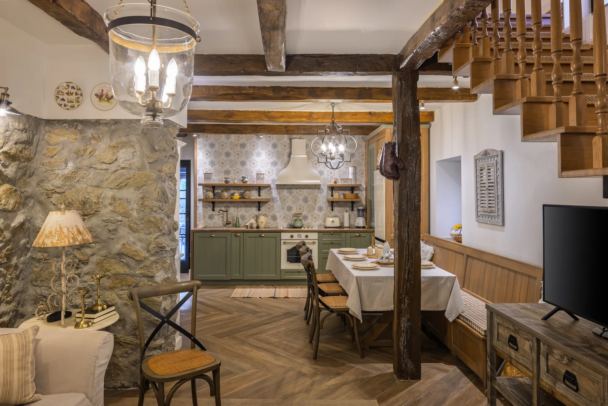 Amenajare interioara rezidentiala — Restructurare casa de piatra de 200 de ani, stil farmhouse si rustic, Banatul Montan. Imagine 10 din 20