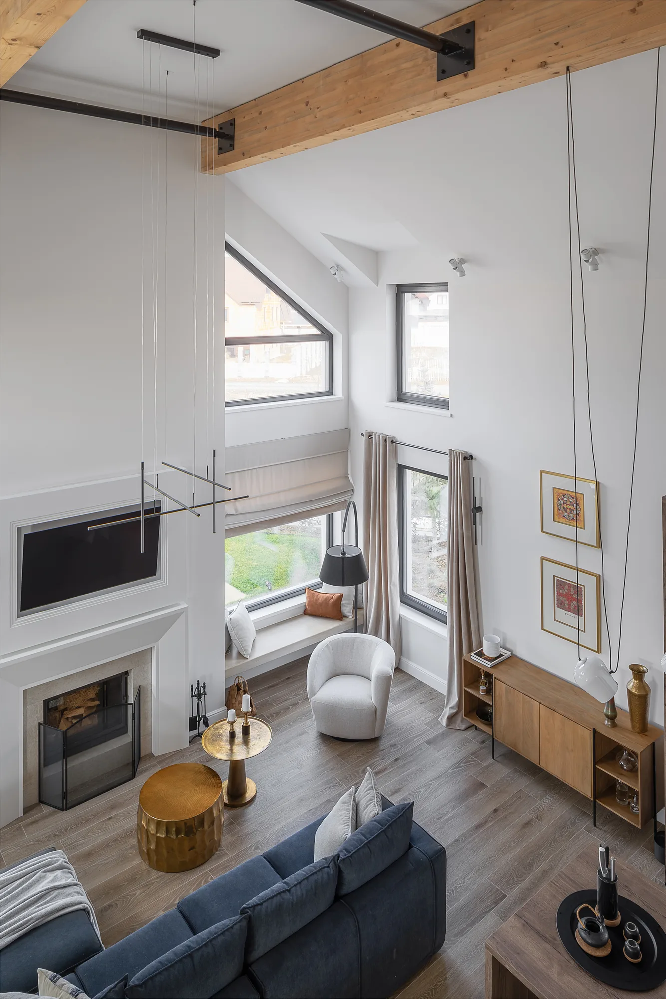 Amenajare interioara rezidentiala — VILA MODERNA CU INFLUENTE SCANDINAVE, stil contemporan, Timisoara. Imagine 9 din 15