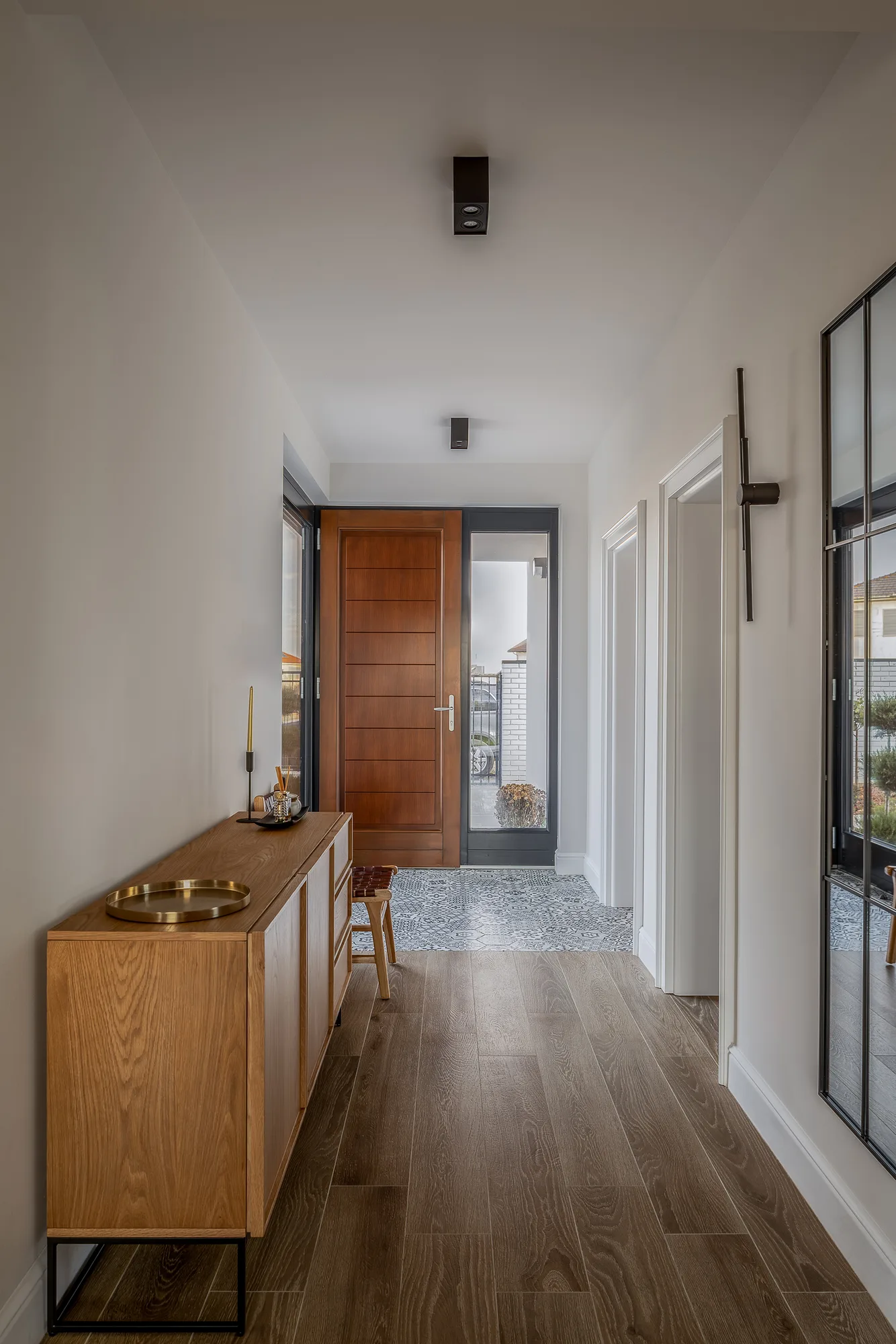 Amenajare interioara rezidentiala — VILA MODERNA CU INFLUENTE SCANDINAVE, stil contemporan, Timisoara. Imagine 10 din 15