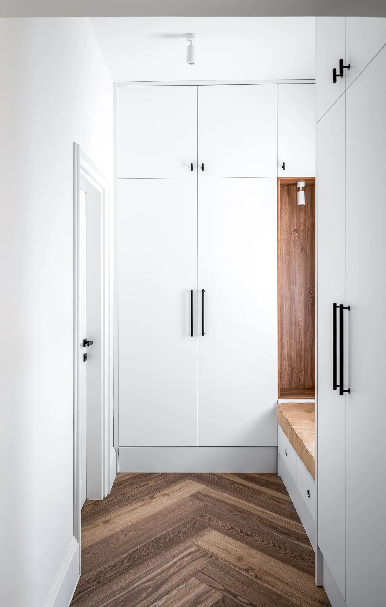Amenajare interioara rezidentiala — VILA MINIMALISTA, stil contemporan, Timisoara. Imagine 5 din 7