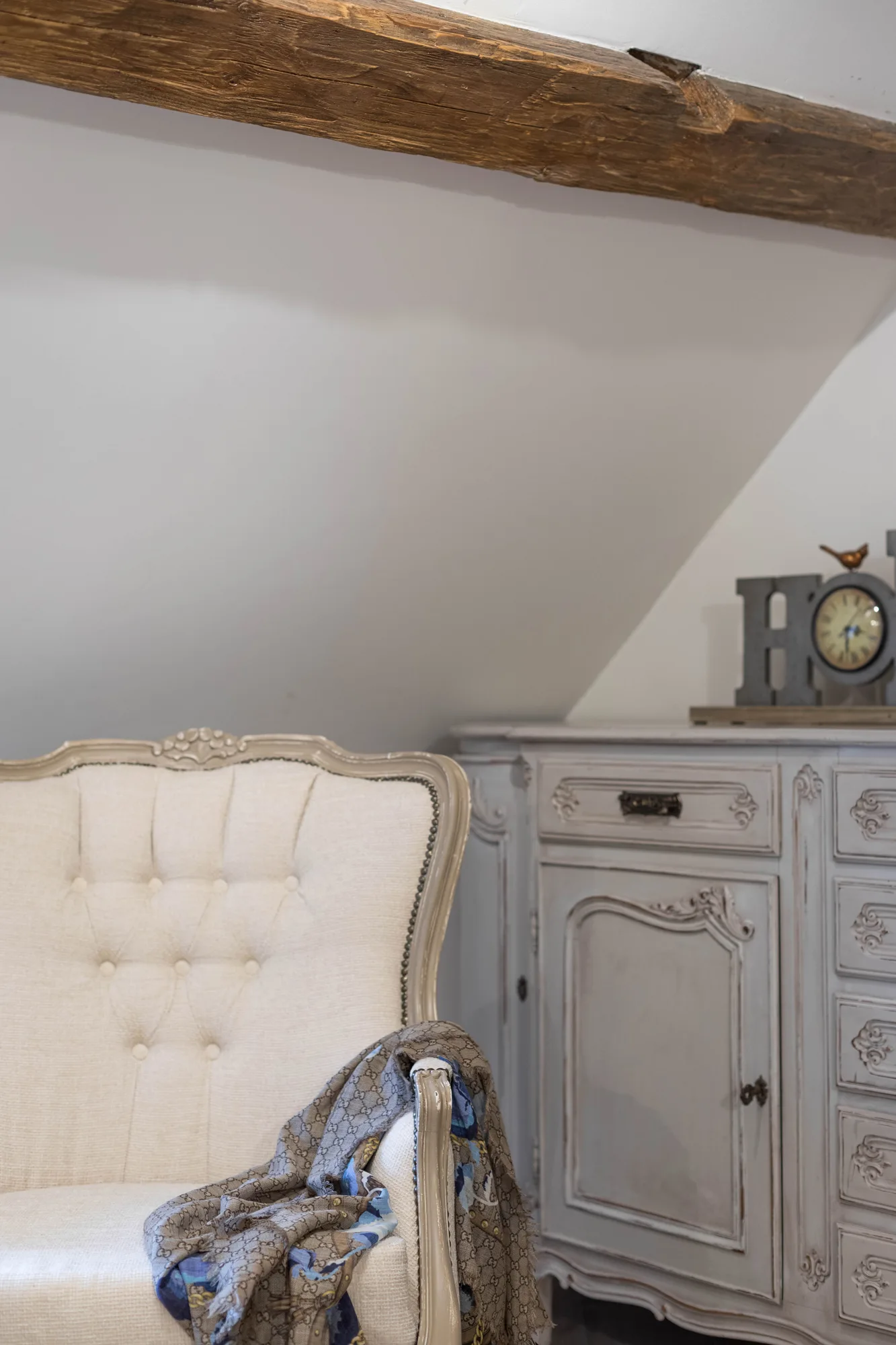 Amenajare interioara rezidentiala — Casa de familie – rafinament rustic cu influente clasice, stil farmhouse si rustic, Garana, jud Caras. Imagine 10 din 14