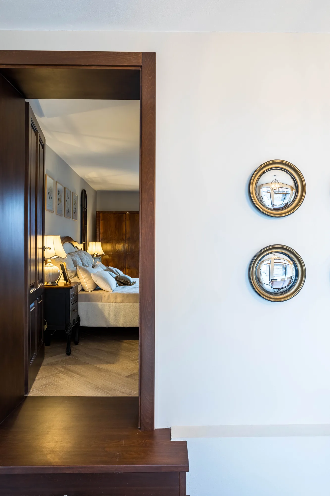 Amenajare interioara rezidentiala — Casa de familie – rafinament rustic cu influente clasice, stil farmhouse si rustic, Garana, jud Caras. Imagine 11 din 14