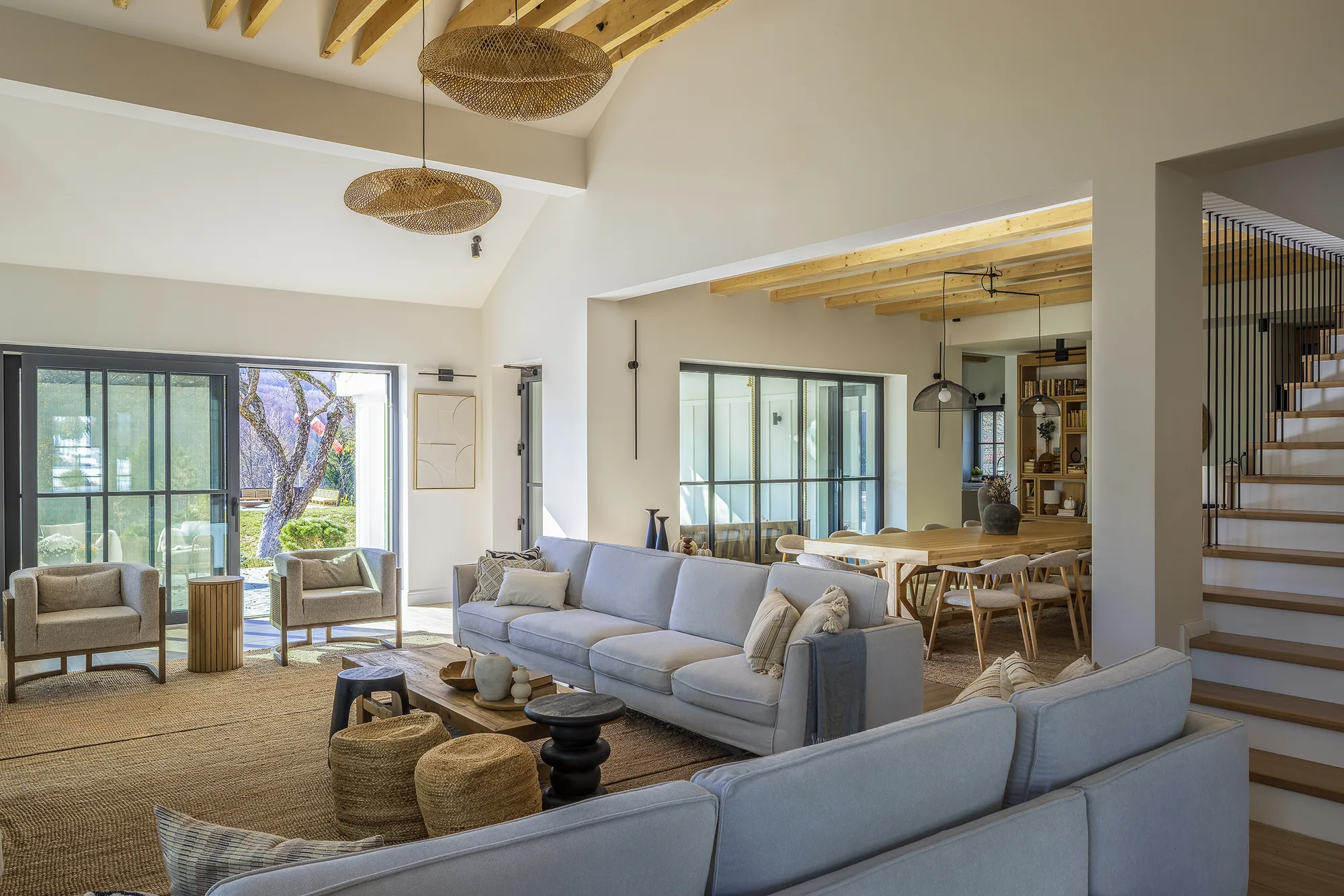 Amenajare interioara rezidentiala — Refugiu Montan Contemporan, stil farmhouse si rustic, Banatul Montan. Imagine 6 din 17