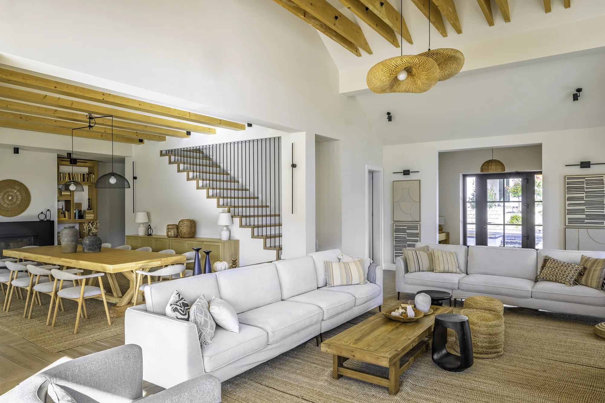 Amenajare interioara rezidentiala — Refugiu Montan Contemporan, stil farmhouse si rustic, Banatul Montan. Imagine 10 din 17
