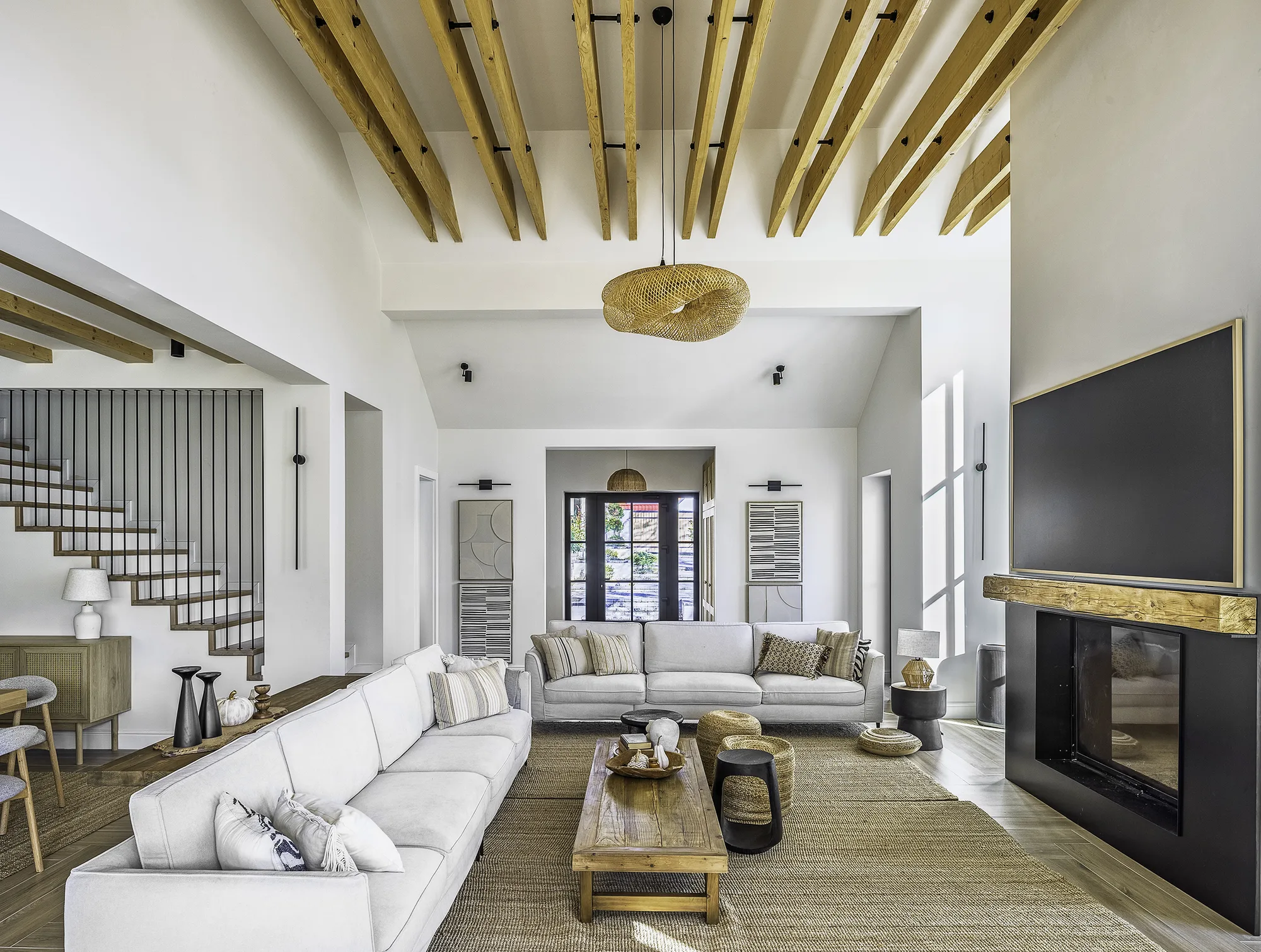 Amenajare interioara rezidentiala — Refugiu Montan Contemporan, stil farmhouse si rustic, Banatul Montan. Imagine 11 din 17