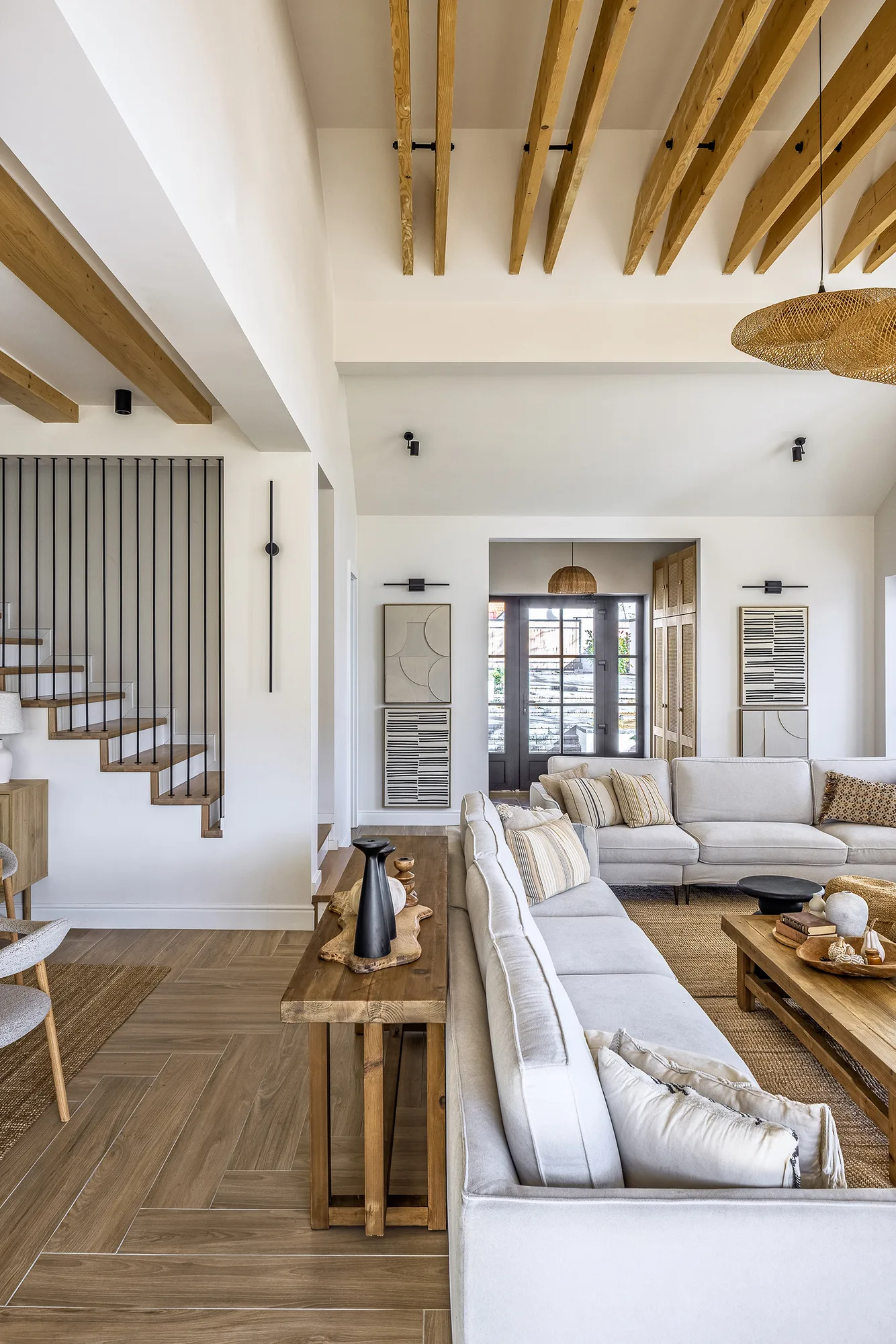 Amenajare interioara rezidentiala — Refugiu Montan Contemporan, stil farmhouse si rustic, Banatul Montan. Imagine 17 din 17